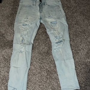 Light blue ripped skinny jean